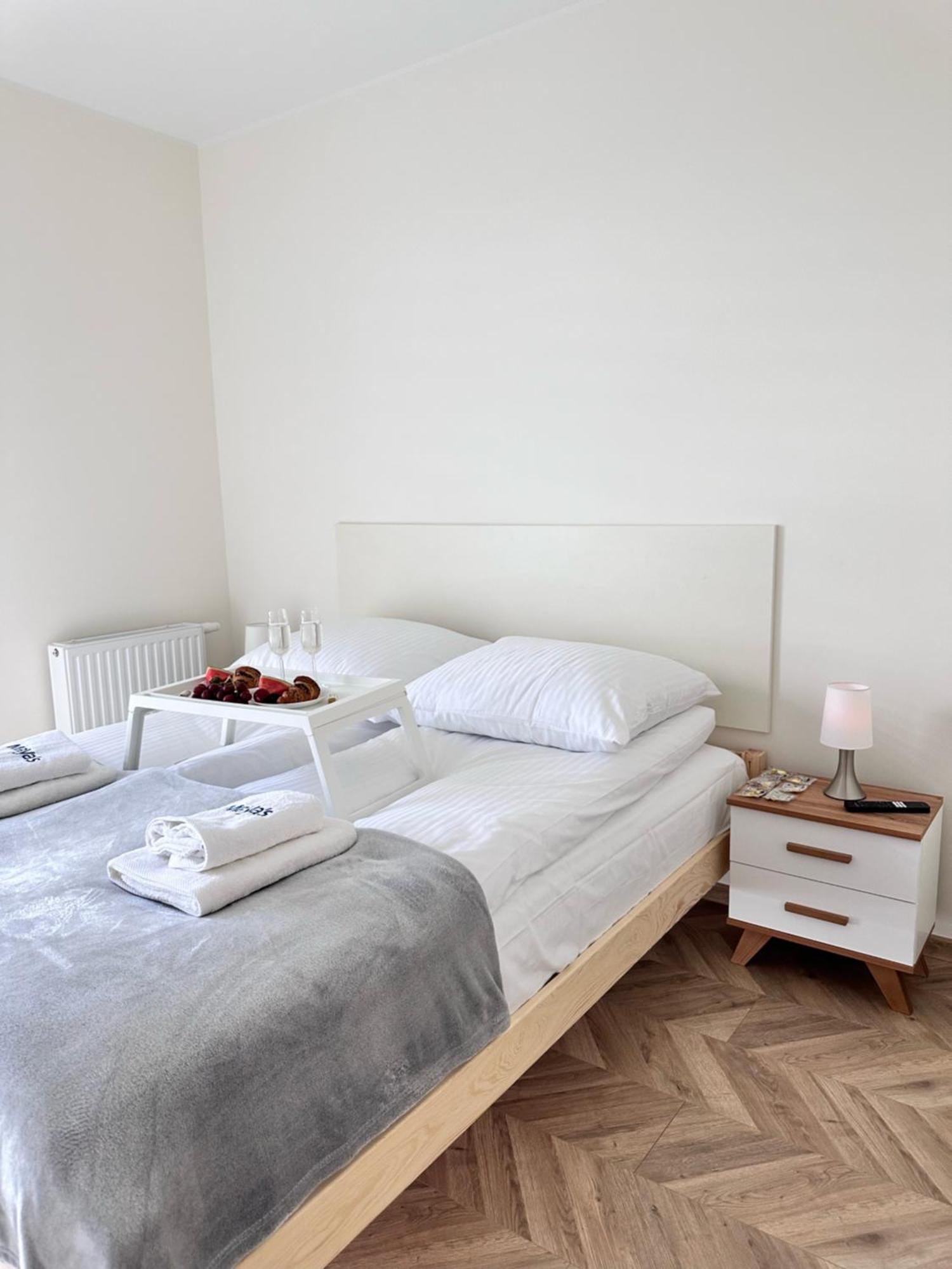 Maya's Flats & 101 Sea View - 3 Pokojowy Z Widokiem Na Morze Na Letnicy Huoneisto *