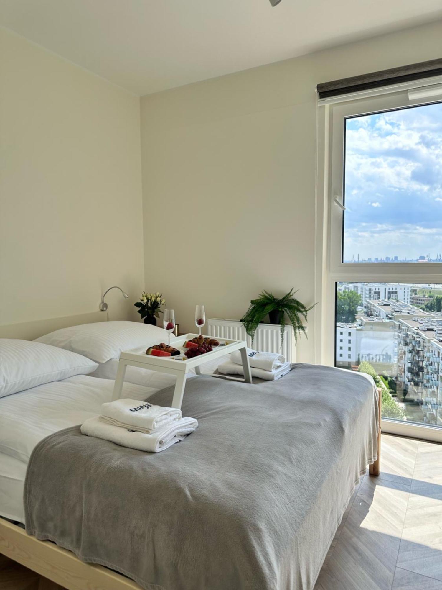 Huoneisto Maya's Flats & 101 Sea View - 3 Pokojowy Z Widokiem Na Morze Na Letnicy