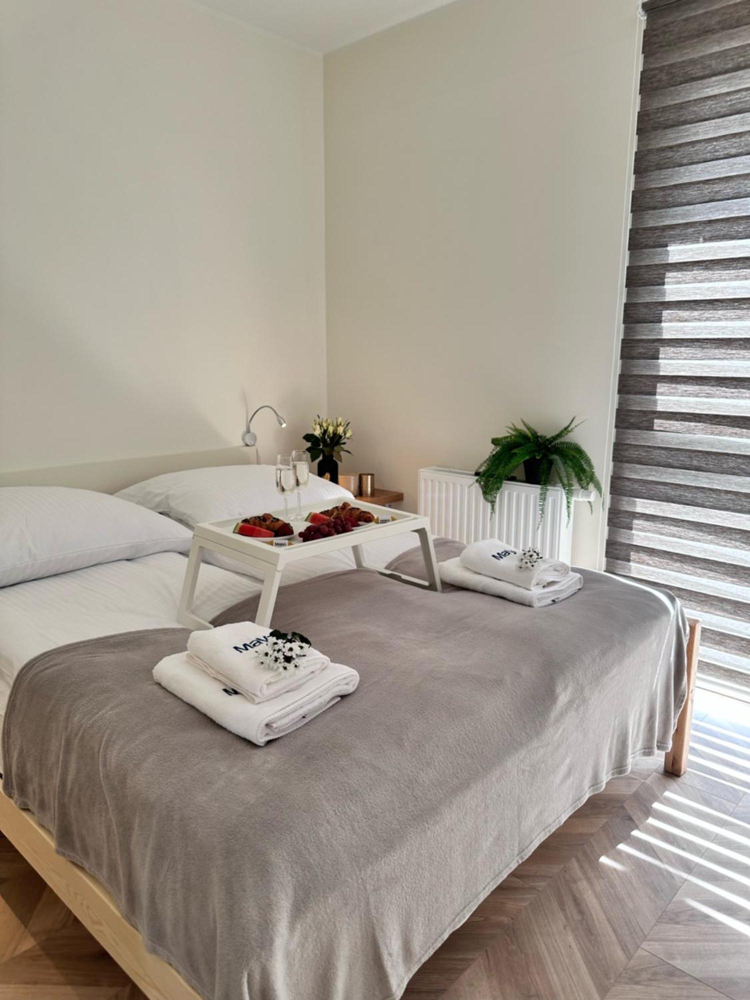 Huoneisto Maya's Flats & 101 Sea View - 3 Pokojowy Z Widokiem Na Morze Na Letnicy *