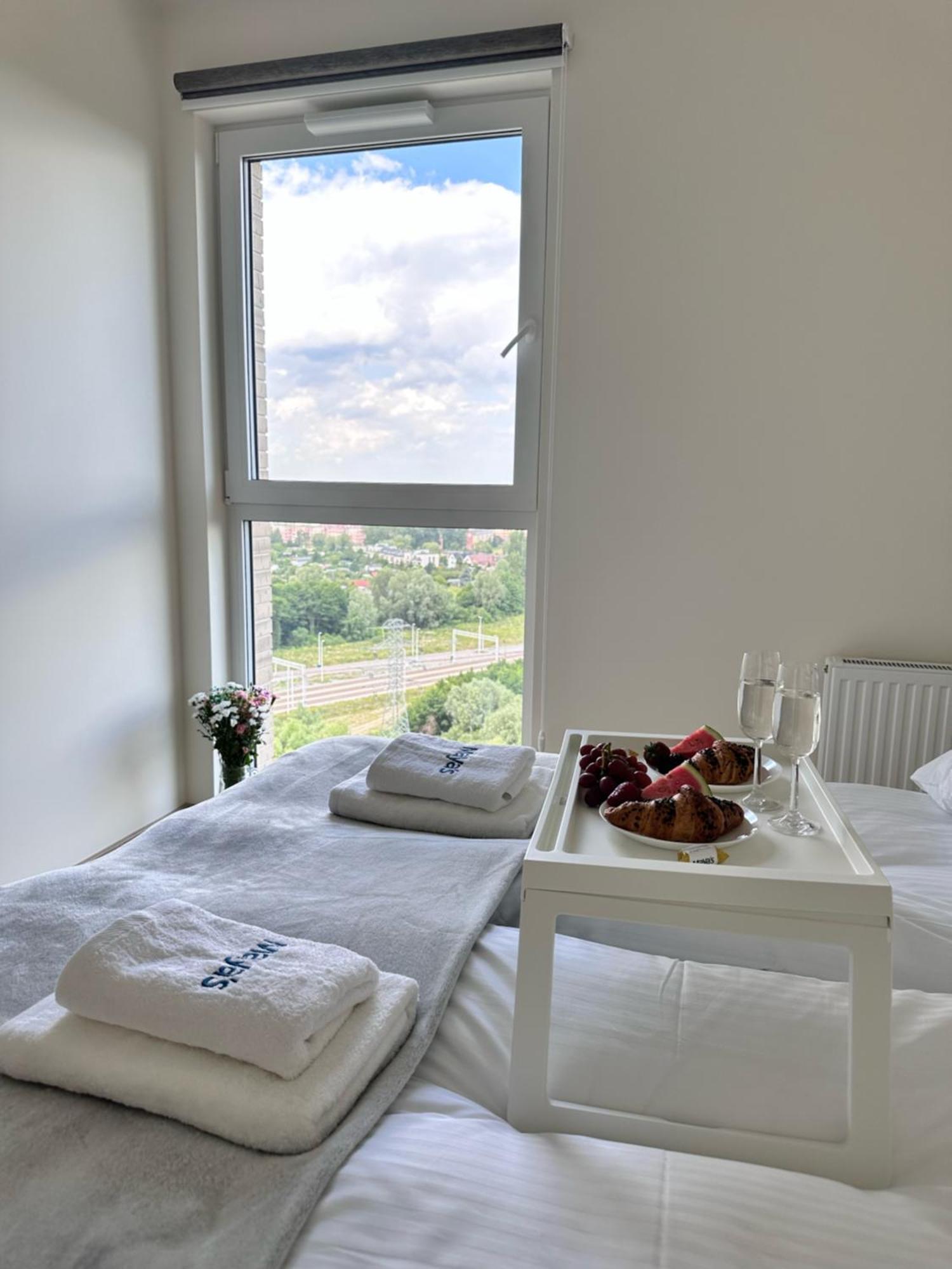 Huoneisto Maya's Flats & 101 Sea View - 3 Pokojowy Z Widokiem Na Morze Na Letnicy