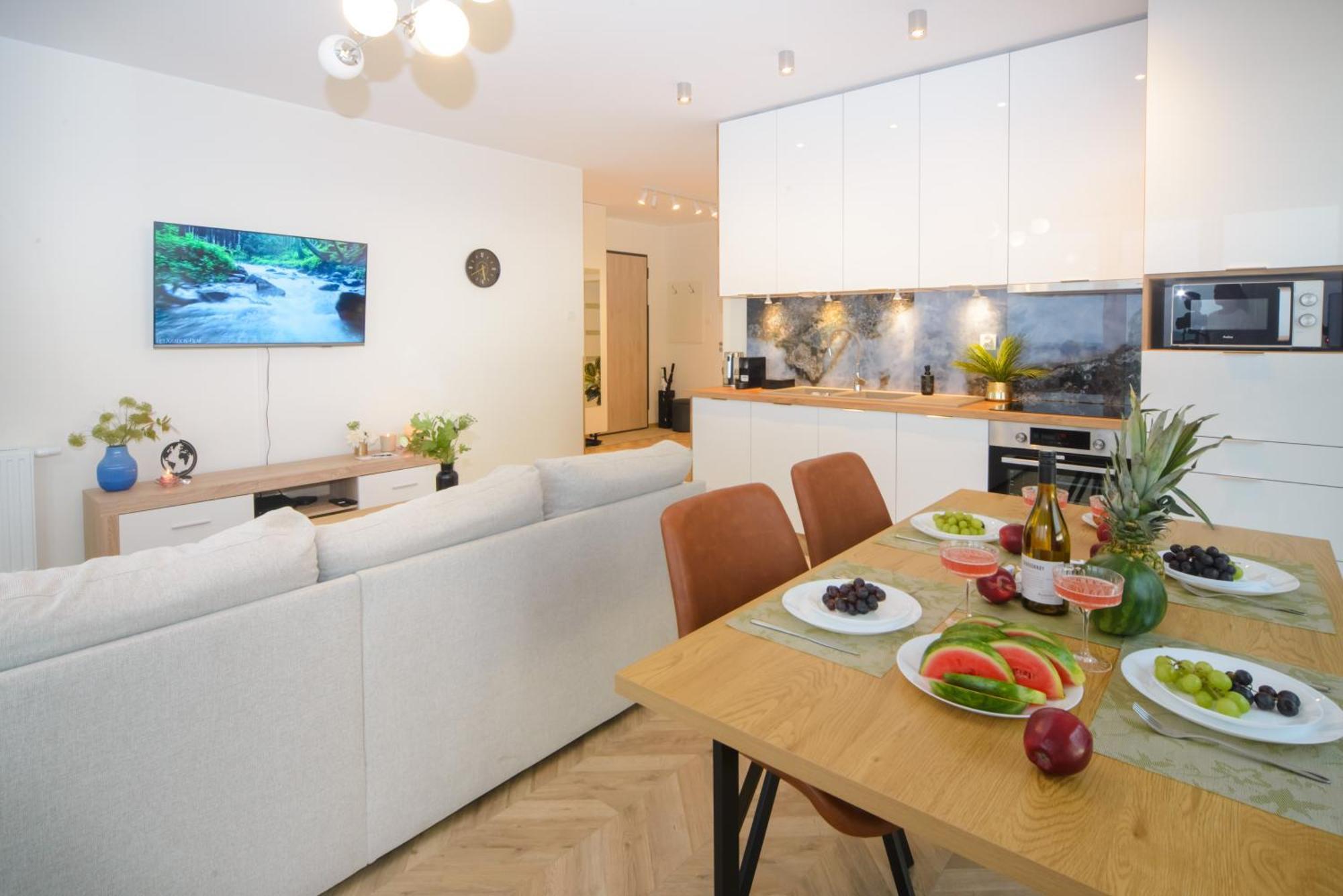 Huoneisto Maya's Flats & 101 Sea View - 3 Pokojowy Z Widokiem Na Morze Na Letnicy *