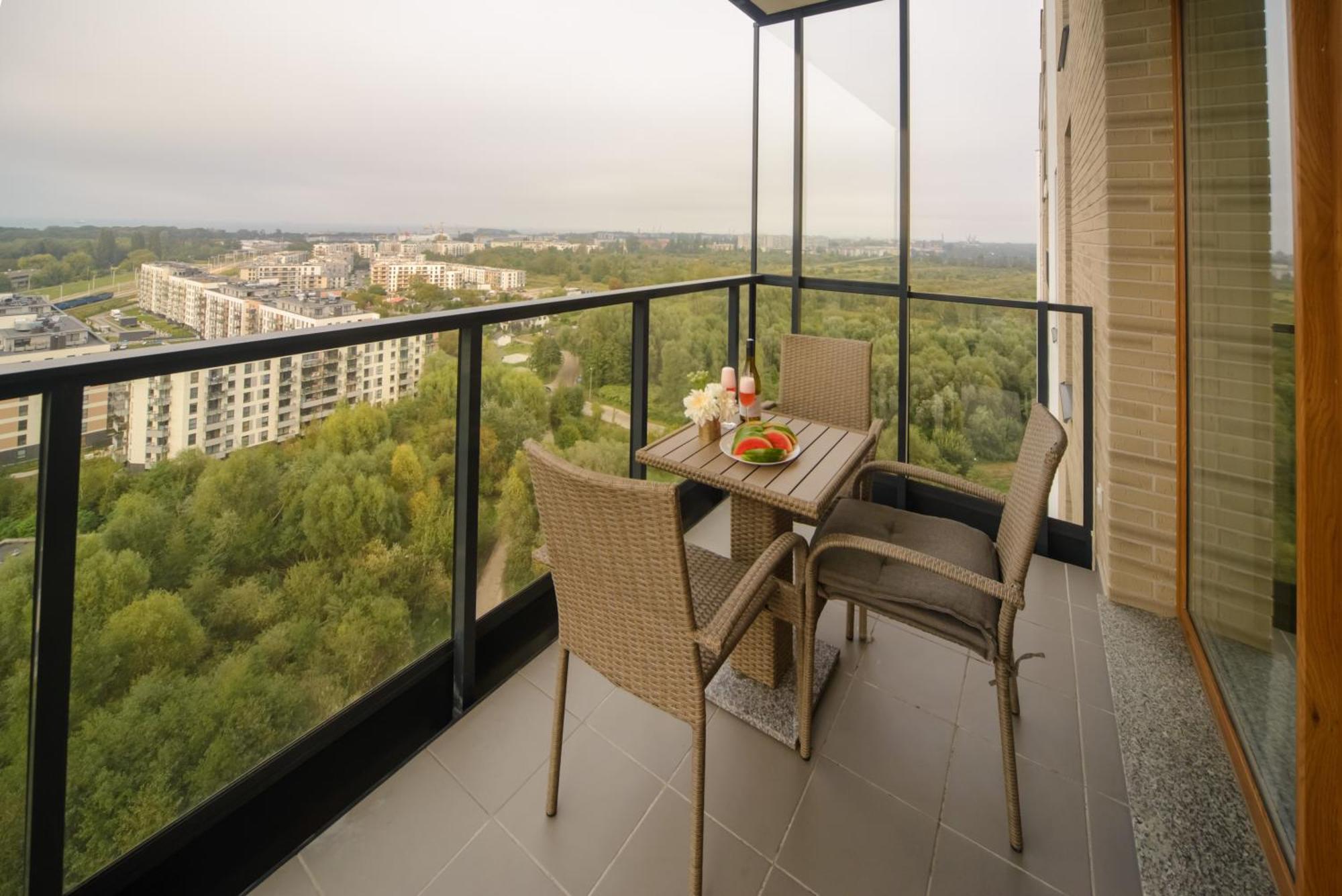 Maya's Flats & 101 Sea View - 3 Pokojowy Z Widokiem Na Morze Na Letnicy Huoneisto Gdańsk